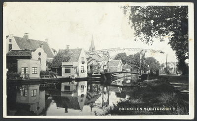 17189 Gezicht op de Vecht met de Vechtbrug te Breukelen.